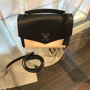 Louis Vuitton lockme II